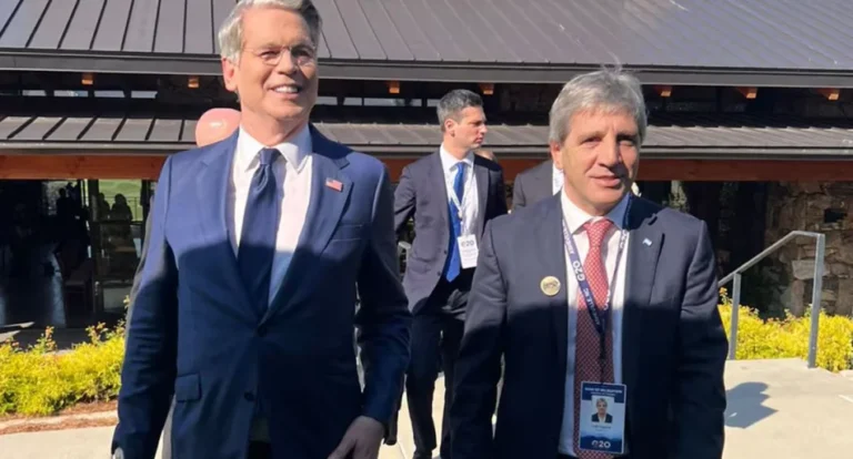 Caputo reveló su PLAN B a Wall Street: qué dijo sobre el dólar, la deuda y las elecciones de 2027