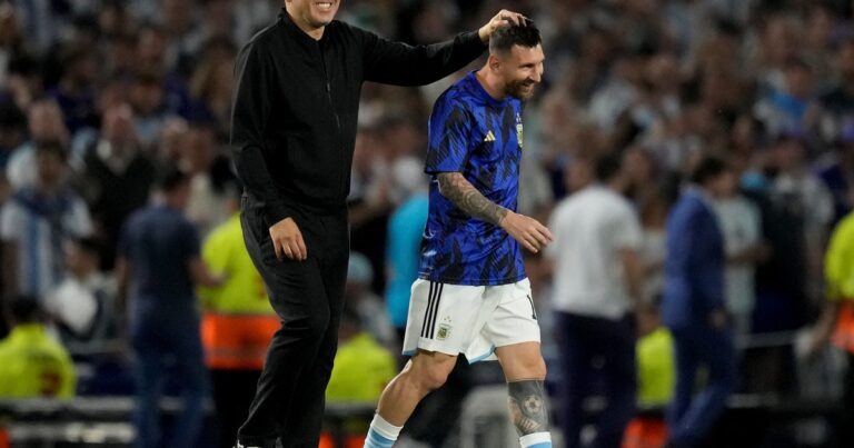 Riquelme, sobre Messi: "Fue igual o mejor que Maradona" y el particular pedido para que siga en la MLS