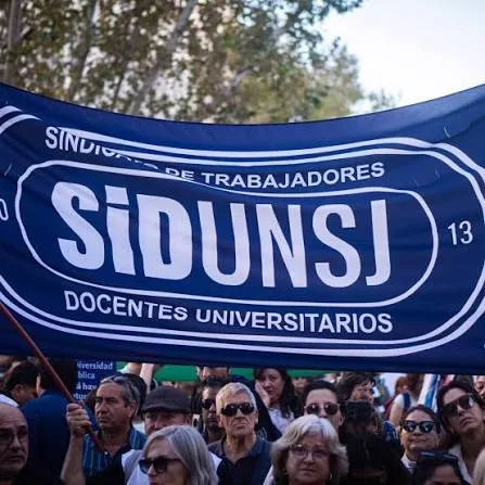 Desde SiDUNS defendieron el paro y advirtieron una fuga interna de docentes