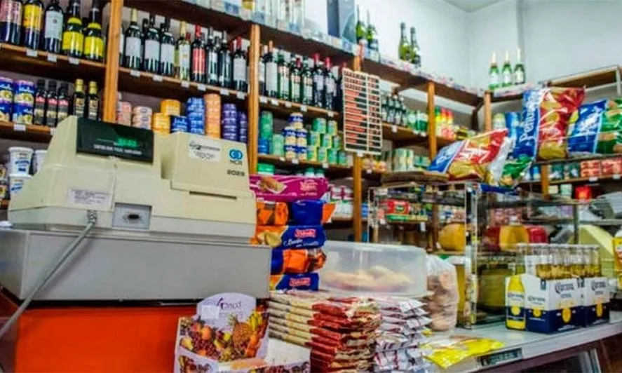 El almacenero, ese vecino que conoce a todo el barrio