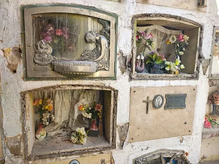 Vandalismo y robo sin precedentes en cementerio de Jáchal