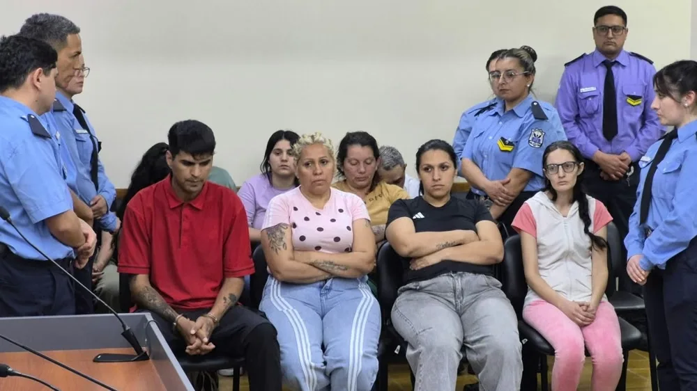Fiscalía imputa a Carina Godoy y a su banda por estafar a jubilados