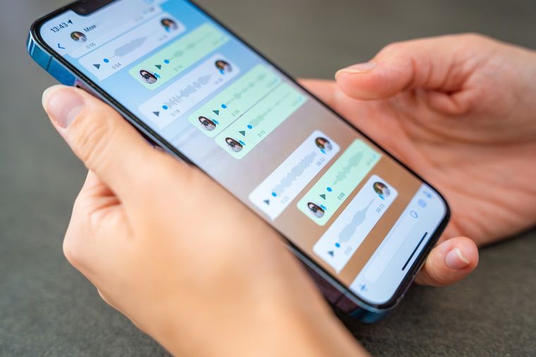 WhatsApp permitirá fijar más mensajes en los chats: qué cambia y cuándo llegaría