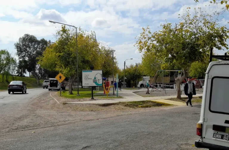 La Ciudad avanza con la limpieza de plazas y espacios verdes del sector sur
