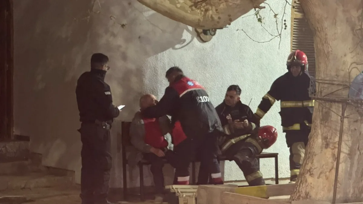 Susto en Desamparados por un incendio que afectó la cocina de una vivienda