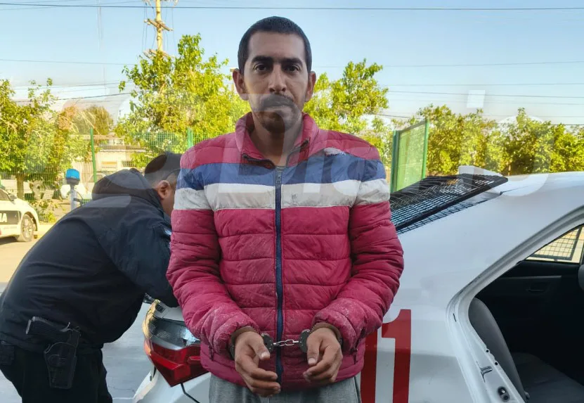 Lo descubrieron saliendo del Átomo con un matambre y terminó detenido a metros de la puerta