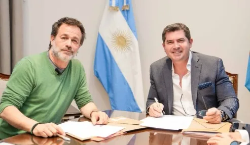 Orrego firmó un convenio con Gastón Pauls para reforzar la prevención de consumos problemáticos