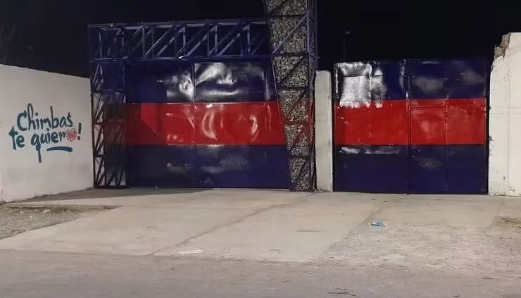 Robaron materiales que habían sido donados para reparar los baños del Club Villa Obrera