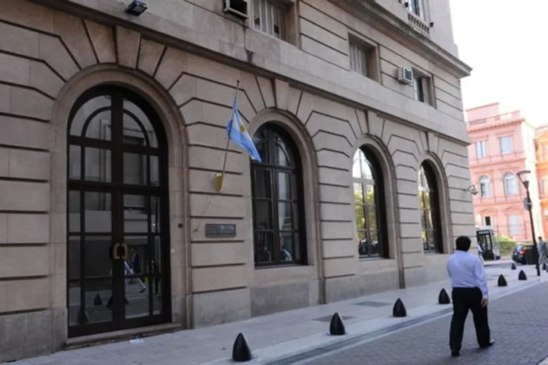 La SIDE anunció una nueva carrera de Inteligencia: cómo será el ingreso de agentes