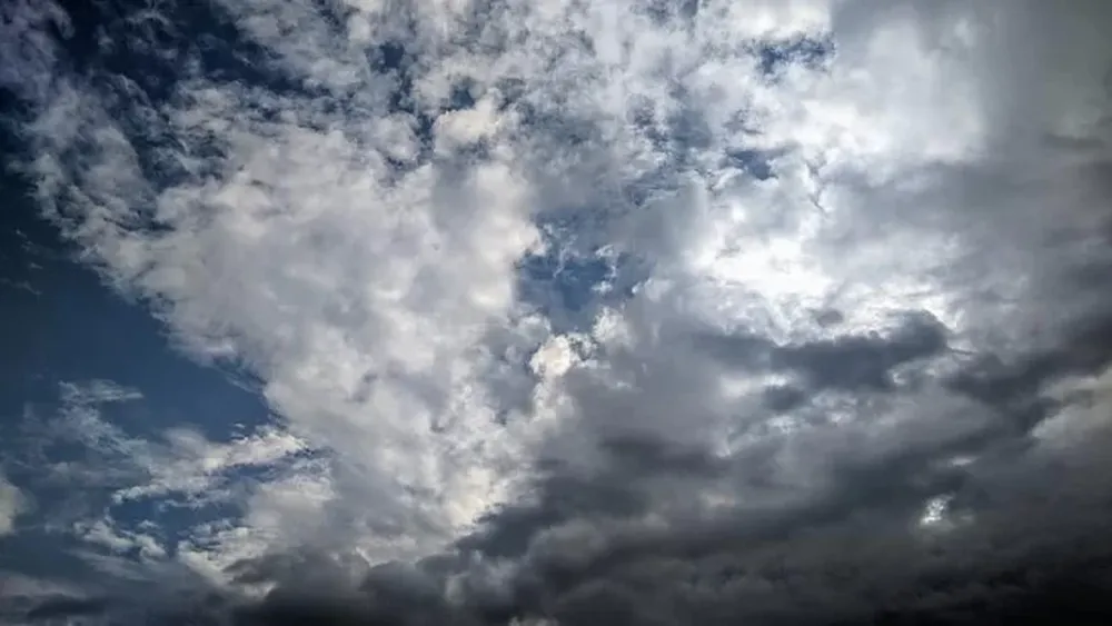 Sábado helado y con fuertes ráfagas: el viento sur marcará toda la jornada