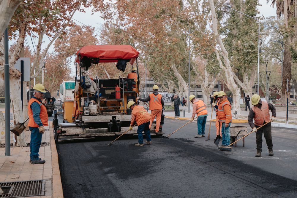 El Plan 50 Cuadras avanza sobre calle Mendoza con nuevas tareas de pavimentación
