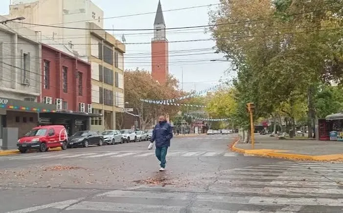 Lunes con lluvias y chaparrones: cómo estará el tiempo durante la jornada