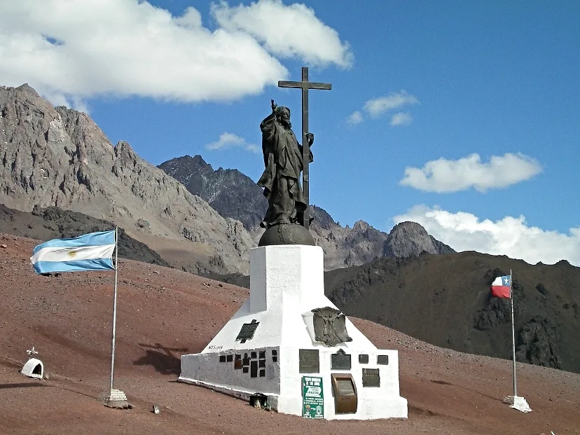 “¿Que se celebra en Chile el 18 de Septiembre?, el Paso de Cristo Redentor como nos une entre vecinos y hermanos a la Argentina y a Chile”