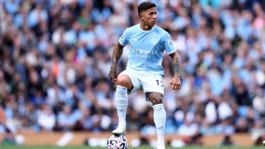 Enzo Fernández, titular en su debut con victoria en Manchester City