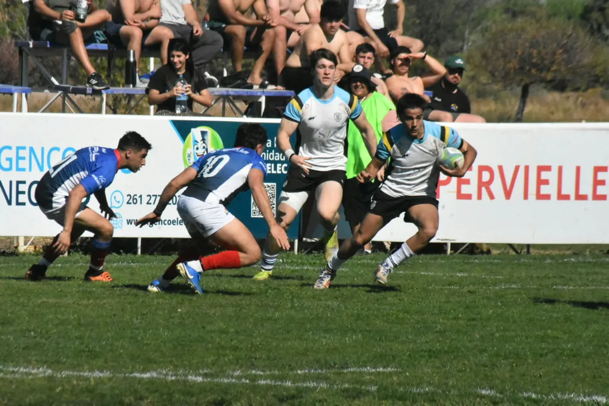 Universitario ganó con bonus en Mendoza