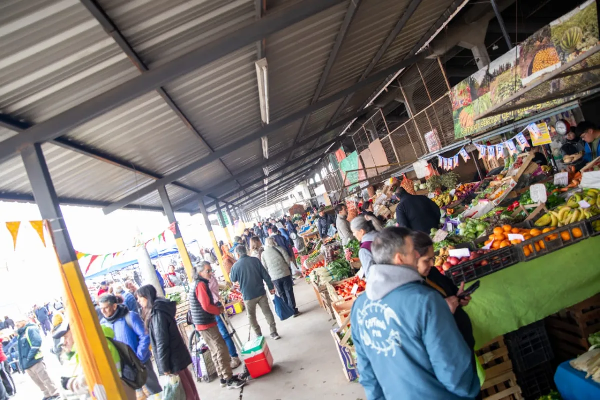Capital celebró los 70 años de la Feria y Mercado de Abasto Municipal con emoción, arte y el rescate de su historia