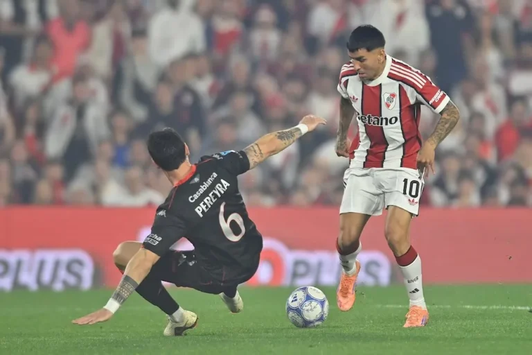 Golpe en el Monumental: Huracán sorprendió al poderoso River con gol de Blondel