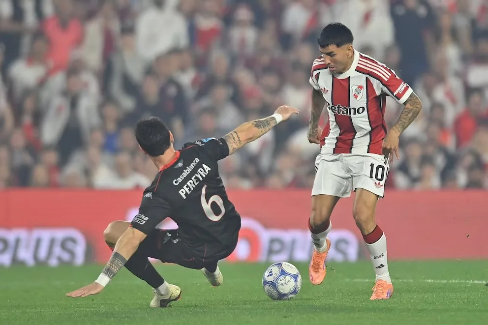 Golpe en el Monumental: Huracán sorprendió al poderoso River con gol de Blondel