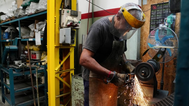 El PBI cayó 0,6% y el consumo volvió a retroceder: qué muestran los datos de la economía argentina
