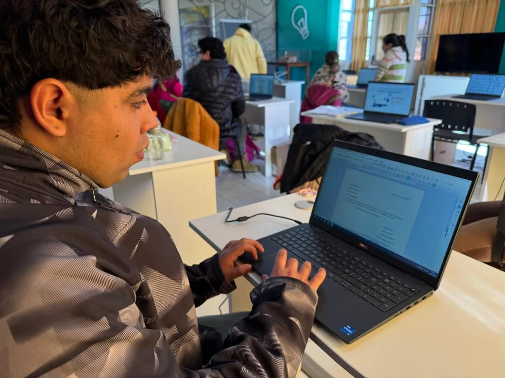Tecnología para todas las edades: Rawson lanza nuevas capacitaciones gratuitas en su Hub Tecnológico