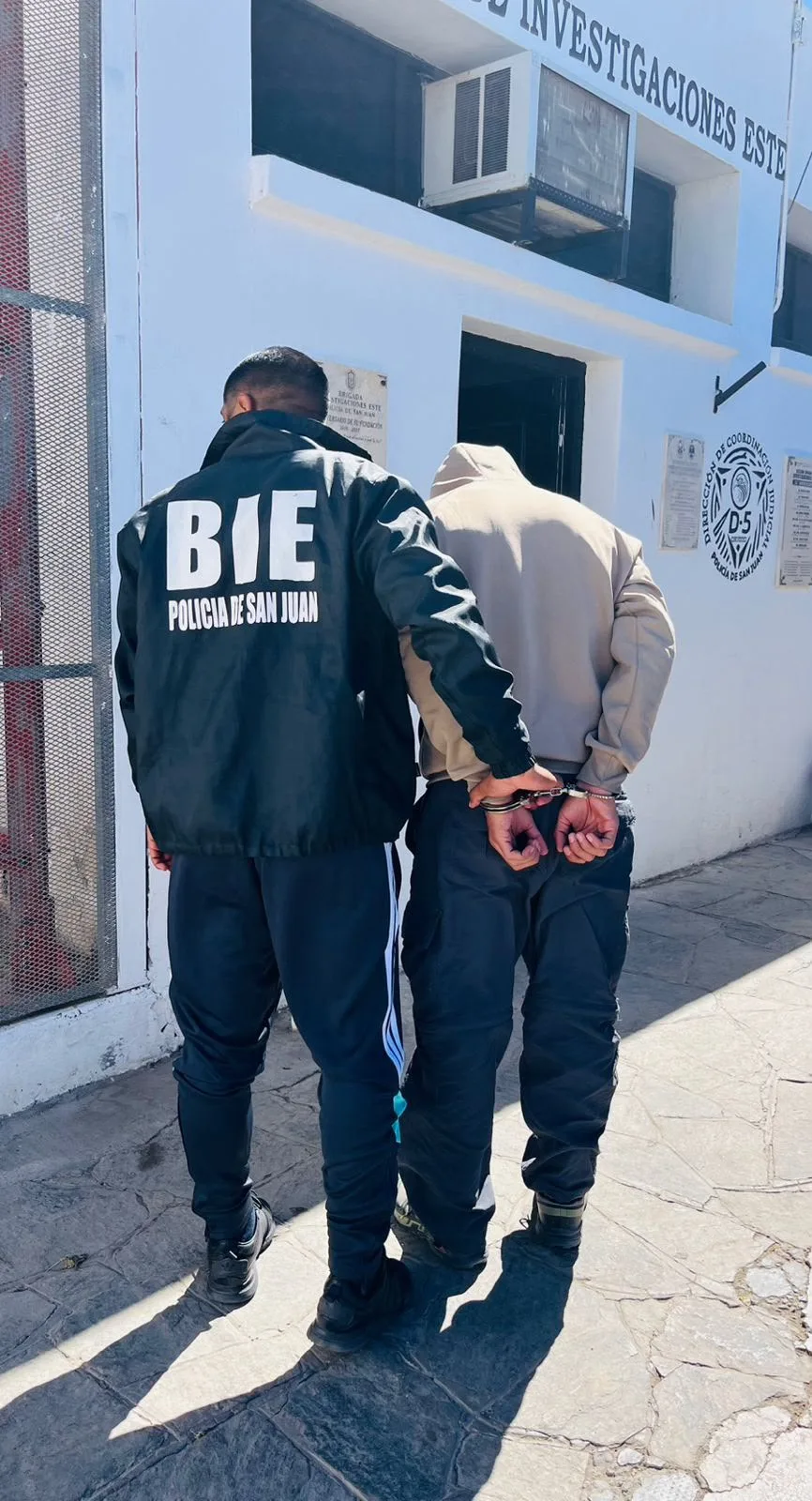 Robó una billetera de un auto estacionado en Capital y lo encontraron en Caucete