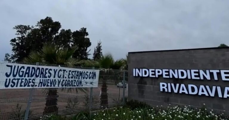 Después del 0-5 ante Rosario Central, el mensaje de los hinchas de Independiente Rivadavia al equipo