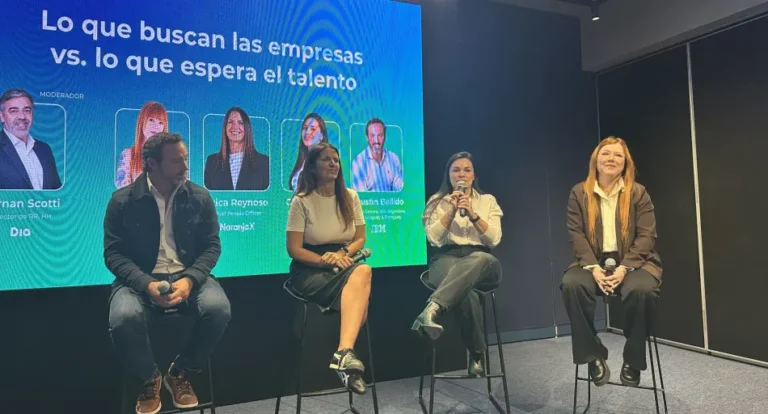 IA, empleo joven y salud mental: diferencias y coincidencias entre empresas y profesionales sobre la transformación del mercado laboral