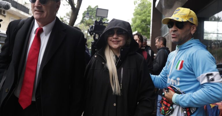 El abogado de Diego Fernando Maradona pidió imputar a Morla y otras tres personas