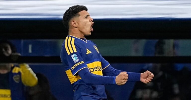 Qué dijo el cuerpo técnico de la Selección de Leo Flores, tras sus semanas más explosivas