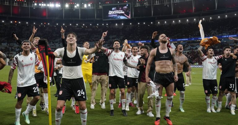 El hit de Estudiantes finalista: "La Copa que perdieron los bosteros y las gallinas..."