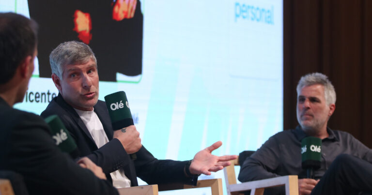 Martín Palermo se llevó una ovación en el Olé Summit: "Quería conectar con el hincha por medio del gol"