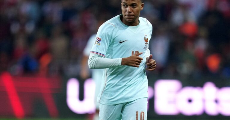 La irónica respuesta de Mbappé por una fake news respecto al Balón de Oro: "Y también me peleé mi con mi tía abuela"