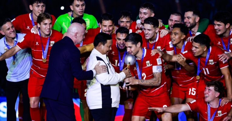 Infantino por la reelección: se mostró en Asia, un bastión