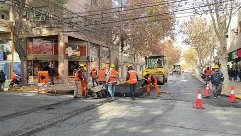 El Plan 50 Cuadras continúa con la repavimentación de calle Santa Fe