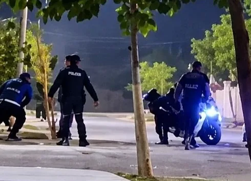Una persecución por un presunto robo terminó a los tiros: un adolescente y su tío fueron baleados