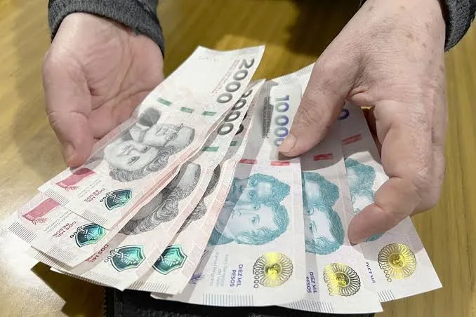 Billetes rotos: en qué casos el banco está obligado a cambiarlos