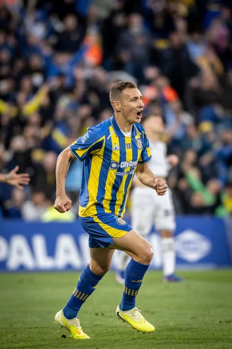 Rosario Central aplastó 5-0 a Independiente Rivadavia y quedó como líder de su zona