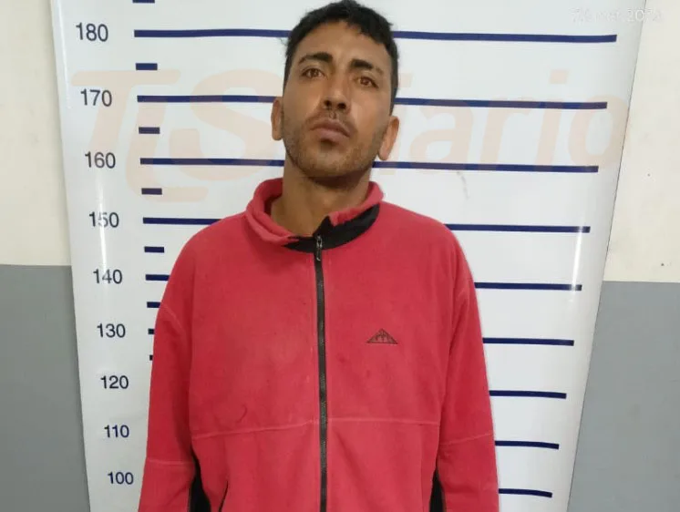 Provocaba disturbios, intentó escapar de la Policía y terminó detenido con un cuchillo y un pedido de captura