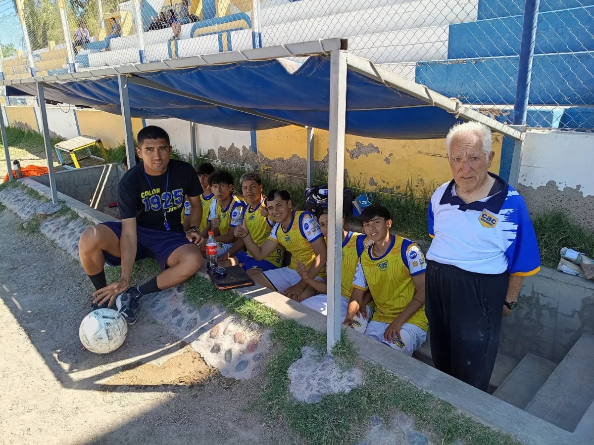 “Morenito”, el señor de los vestuarios que se despide del fútbol después de más de siete décadas