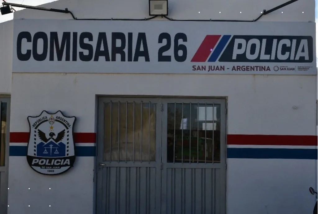 Chimbas: un policía reanimó a un bebé de dos meses que se ahogaba