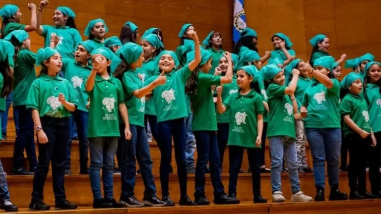 Coros universitarios darán dos conciertos solidarios por CUVONI y Cáritas