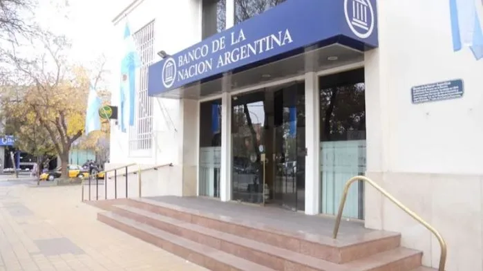 Qué días cerrarán los bancos por la visita de León XIV a la Argentina