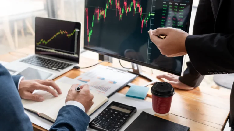 Economistas advierten que la recesión interna no cede a pesar del superávit