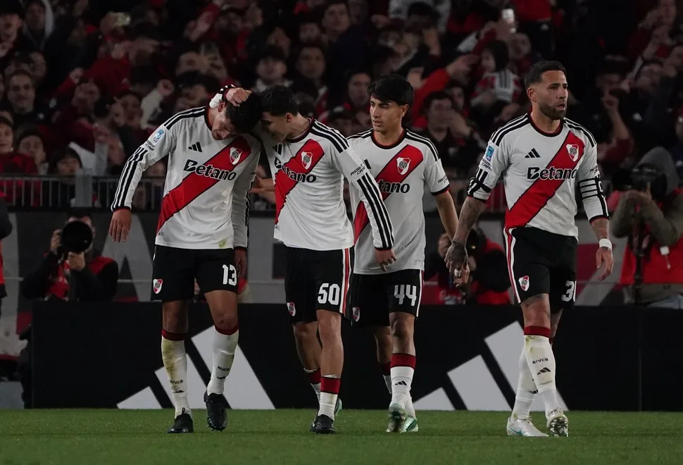 River para ganar tiene que hacer varios goles porque el VAR siempre lo tiene en contra