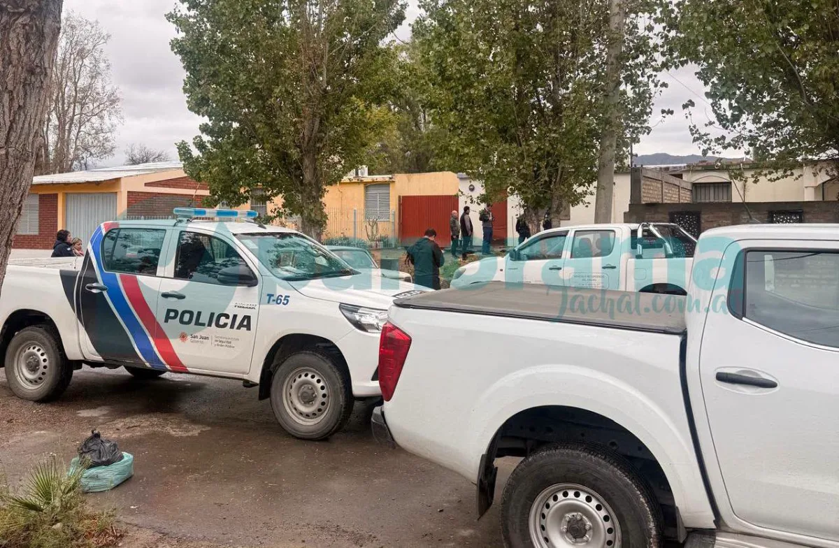Tensión en Jáchal: desalojaron una casa del IPV y terminaron deteniendo al ocupante