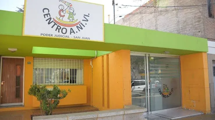 Caos y abuso en una fiesta clandestina: detienen a un joven de 18 años y buscan teléfonos con videos de la violación