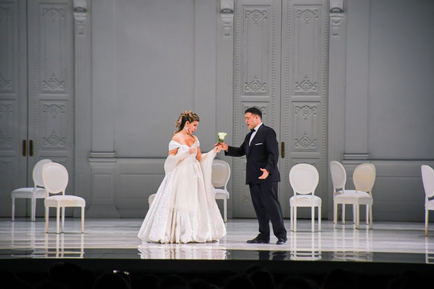 La Traviata volvió a escena con una puesta renovada y a sala llena