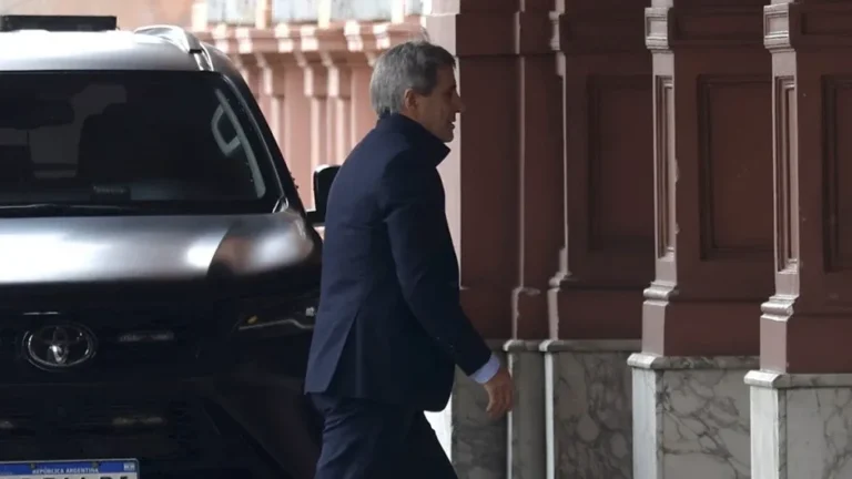 Denuncian a Caputo y Bausili por las operaciones con el oro del Central